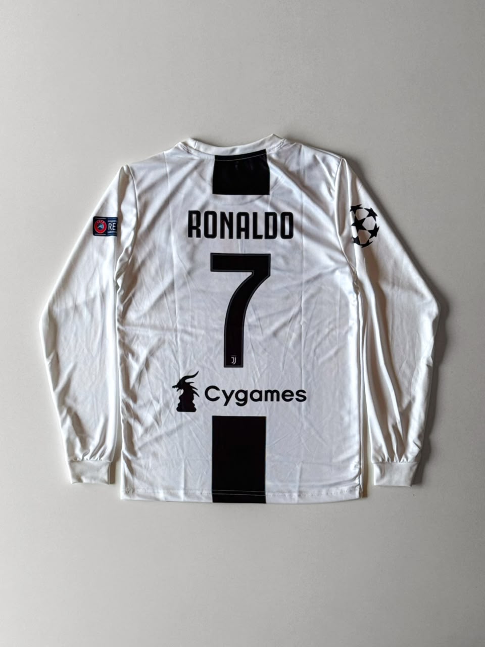 JUVENTUS RETRO HOME KIT FULL SLEEVE - RONALDO